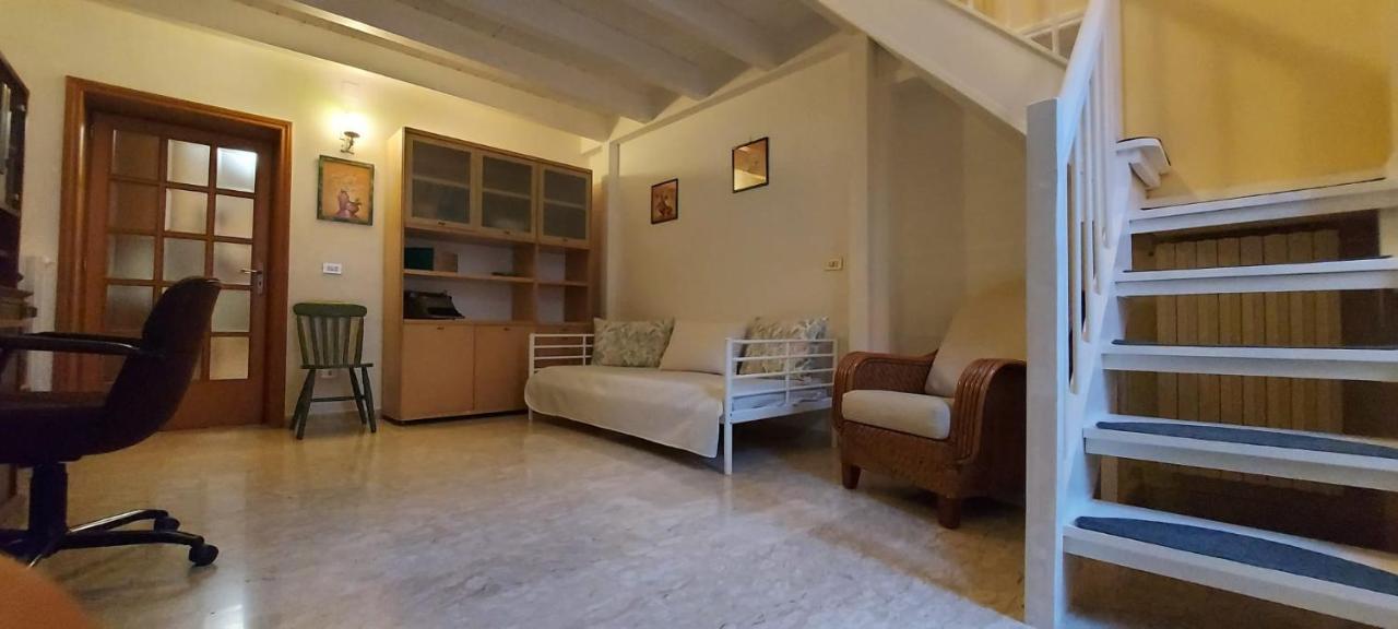 Holiday House Nel Cuore Di Bari Eksteriør bilde