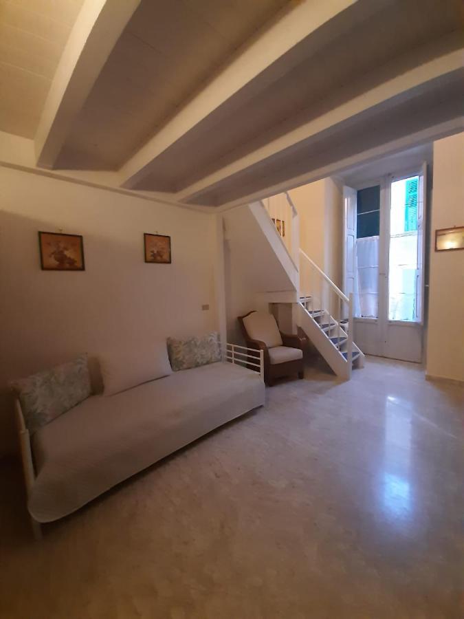 Holiday House Nel Cuore Di Bari Eksteriør bilde