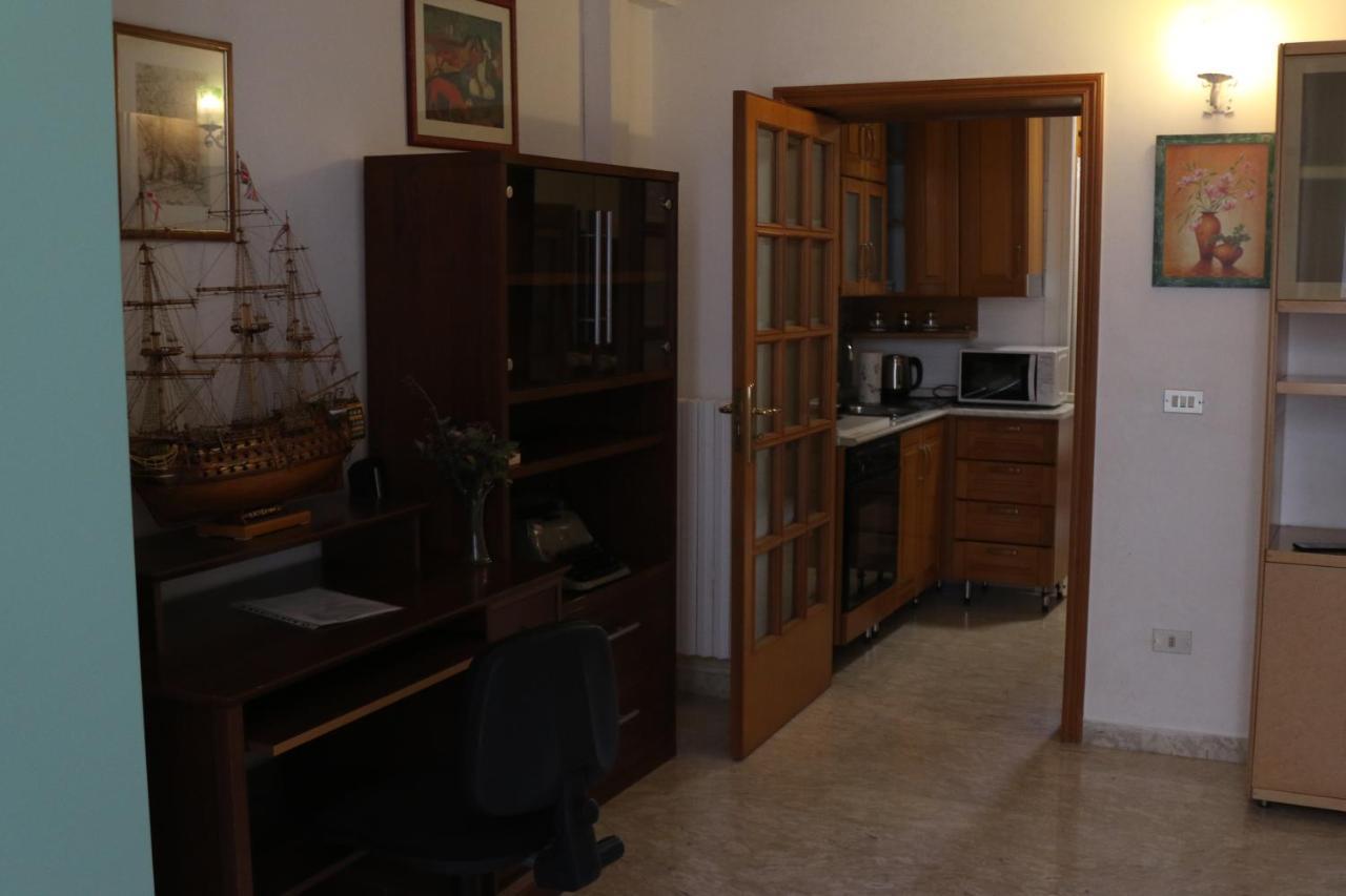 Holiday House Nel Cuore Di Bari Eksteriør bilde